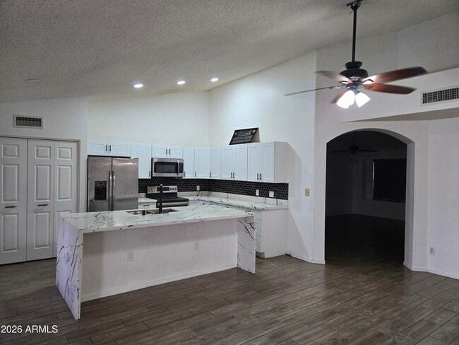 4784 W Oraibi Dr in Glendale, AZ - Building Photo - Building Photo