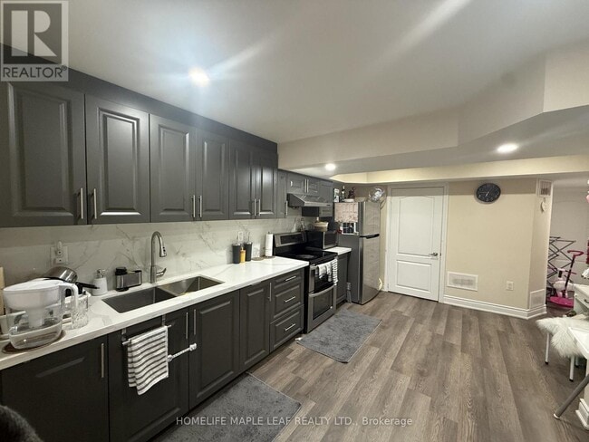 92 Robert Parkinson Dr in Brampton, ON - Building Photo - Building Photo