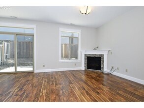 11048 SW Legacy Oak Way in Tigard, OR - Building Photo - Building Photo