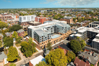 Green House Short North in Columbus, OH - Foto de edificio - Building Photo