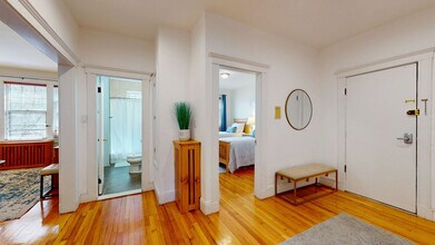 461 Washington St in Brookline, MA - Building Photo - Building Photo