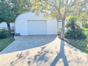 3806 Peck Ave in Santa Fe, TX - Building Photo - Building Photo