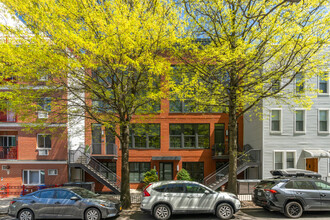 438 Humboldt St in Brooklyn, NY - Building Photo - Building Photo