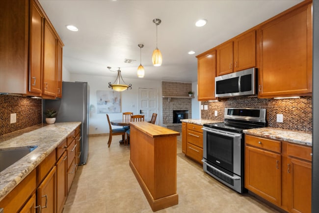 property at 334 W Horseshoe Ave