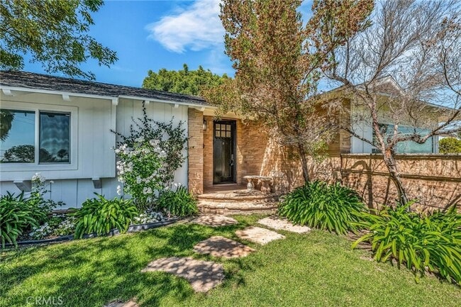 2417 Sunnyside Ridge Rd in Rancho Palos Verdes, CA - Building Photo - Building Photo