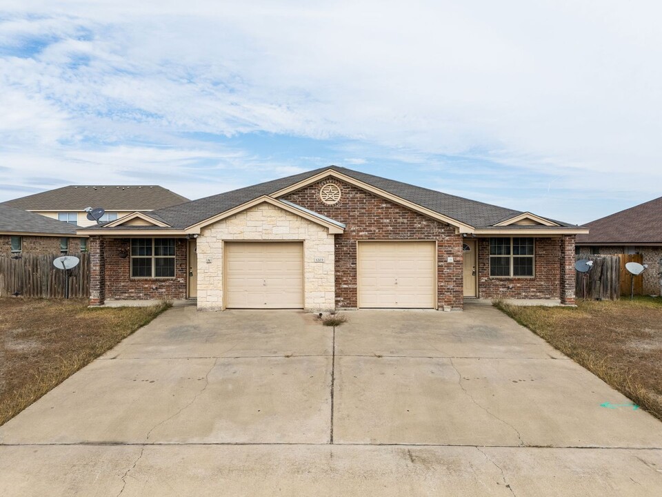 1203 Cavalry Ln-Unit -Unit B in Killeen, TX - Building Photo