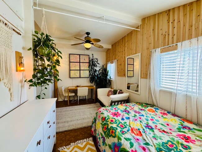 12807 Gilmore Ave in Los Angeles, CA - Building Photo - Building Photo