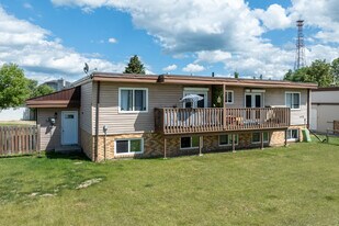 6515 59 Av in Red Deer, AB - Building Photo