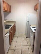 3045 Walnut Bend Ln-Unit -33 in Houston, TX - Foto de edificio - Building Photo