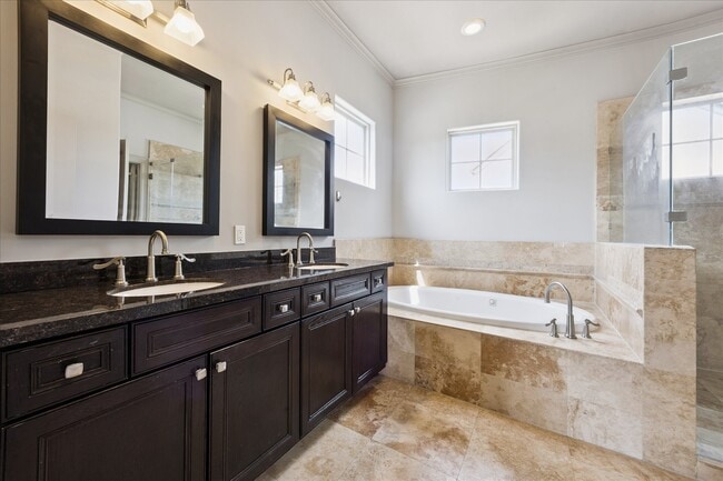 4004 Feagan St in Houston, TX - Foto de edificio - Building Photo