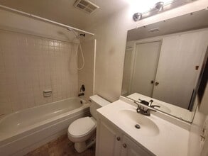 1976 N Lemon Tree Ln, Unit 42 in Chandler, AZ - Building Photo - Building Photo