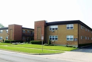 8401-8407 W Dempster St in Niles, IL - Building Photo