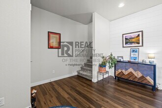 218 E Chestnut St in Windsor, CO - Building Photo - Building Photo