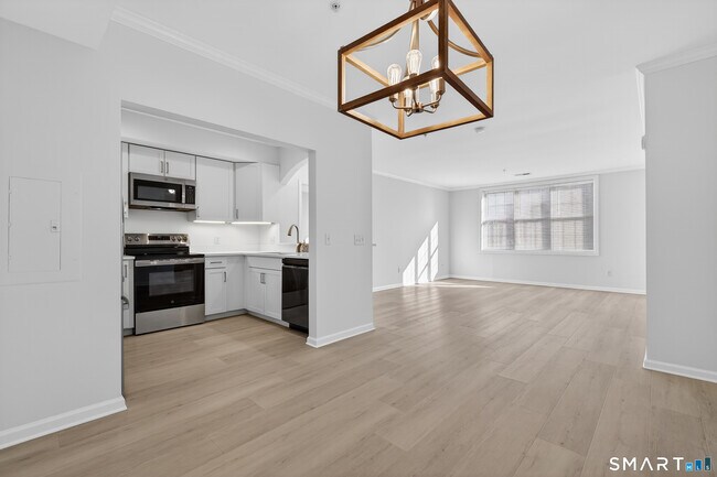 2590 Gold Star Hwy in Groton, CT - Building Photo - Building Photo