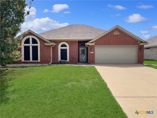 property at 2005 Stonehenge Dr