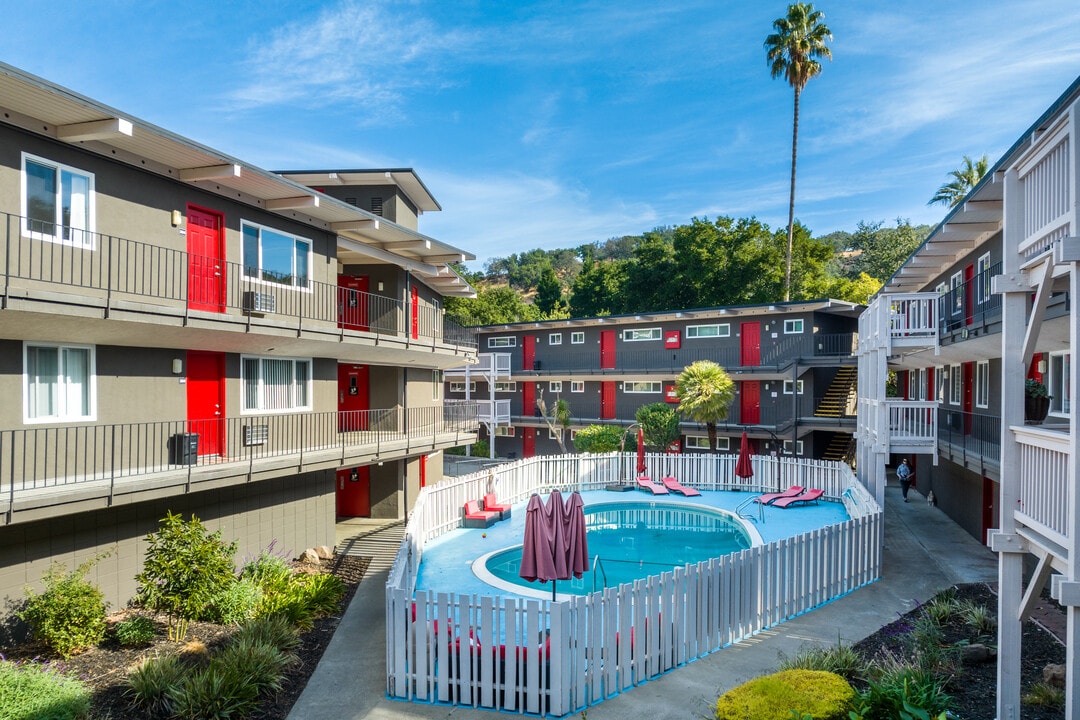 Lotus Apartments / L87 in Martinez, CA - Building Photo