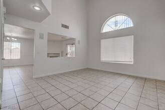 2187 Eclair Cir in Las Vegas, NV - Foto de edificio - Building Photo