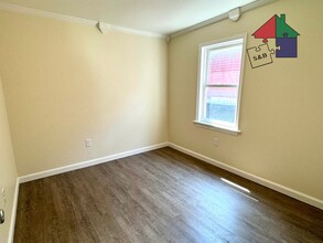 214-216 Pine St, Unit B in Burlington, VT - Building Photo - Building Photo