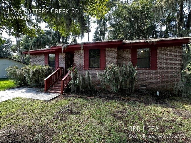 1206 Battery Creek Rd in Beaufort, SC - Building Photo - Building Photo