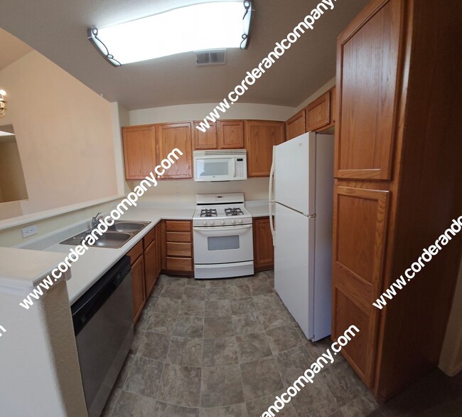 6501 San Antonio Dr NE in Albuquerque, NM - Building Photo - Building Photo