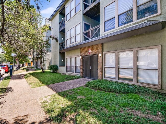 property at 807 W 25th St