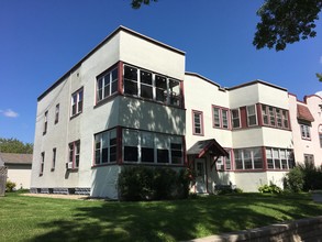 826 Marie in South St. Paul, MN - Building Photo - Building Photo