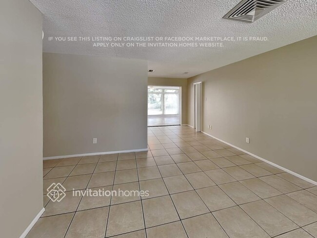 2014 Cambridge Dr in Sarasota, FL - Building Photo - Building Photo