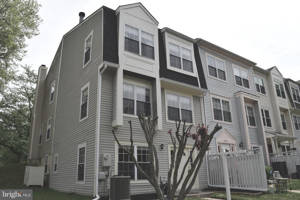 12151 Old Salem Ct in Woodbridge, VA - Building Photo