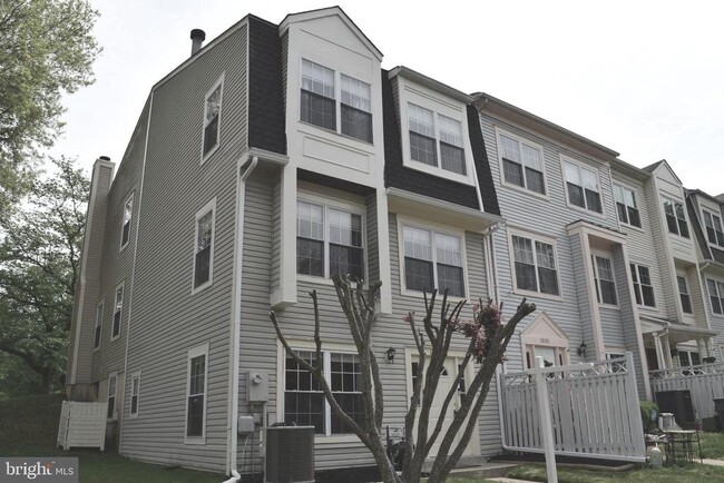 property at 12151 Old Salem Ct