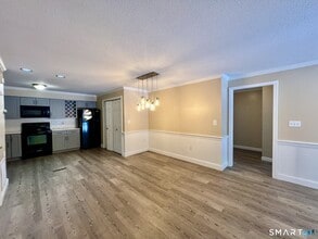 505 Ashmead Cmns in Enfield, CT - Building Photo - Building Photo