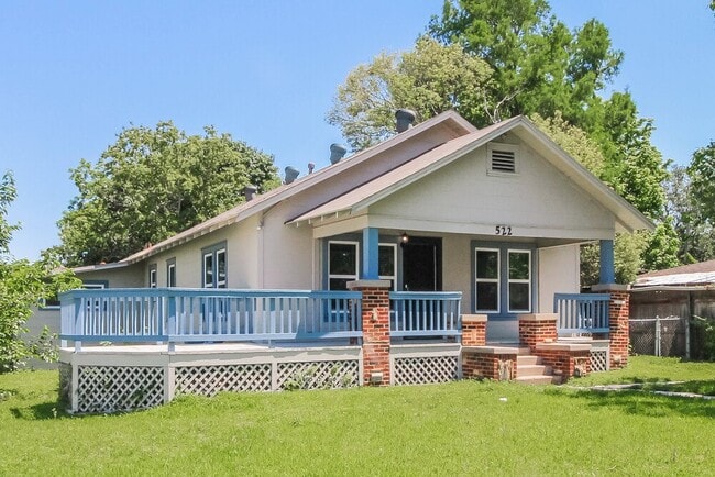 property at 522 12th Ave N