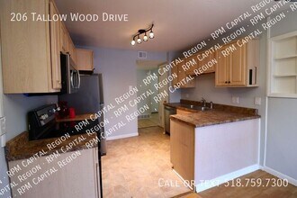 206 Tallow Wood Dr in Clifton Park, NY - Building Photo - Building Photo