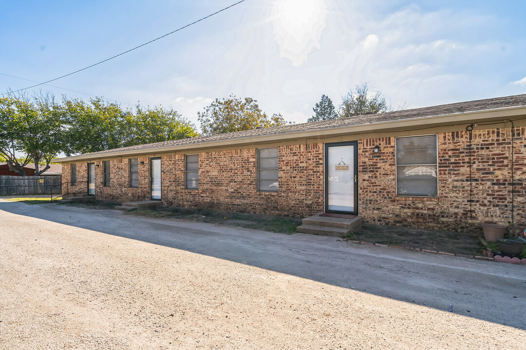 1107 N 10th St in Haskell, TX - Building Photo