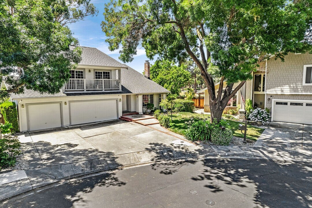 5246 Hebrides Ct in Newark, CA - Building Photo