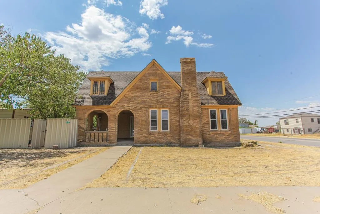1800 S Main St in Big Spring, TX - Building Photo