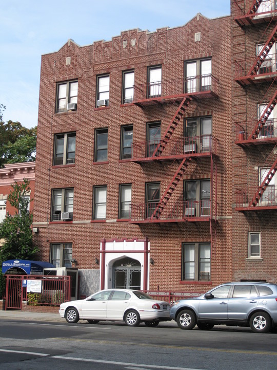 2000 Ocean Ave in Brooklyn, NY - Building Photo