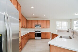 6011 Paducah Dr in Raleigh, NC - Building Photo - Building Photo