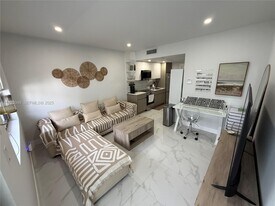 944 Jefferson Ave in Miami Beach, FL - Building Photo