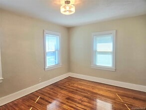 118-38 219th St in Queens, NY - Building Photo - Building Photo