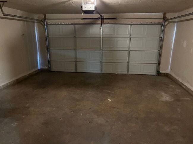 property at 3611 Forest Glenn Dr