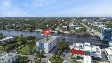105 S Riverside Dr in Pompano Beach, FL - Building Photo - Building Photo