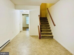 184 Mapleton Dr in Harrisburg, PA - Building Photo - Building Photo