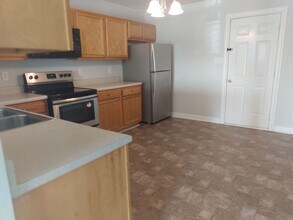 206 Springwood Dr in Jacksonville, NC - Building Photo - Building Photo