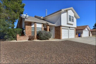 2417 Robert Wynn St in El Paso, TX - Building Photo - Building Photo