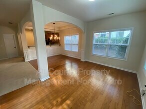 2875 Cross Creek Dr in Cumming, GA - Building Photo - Building Photo