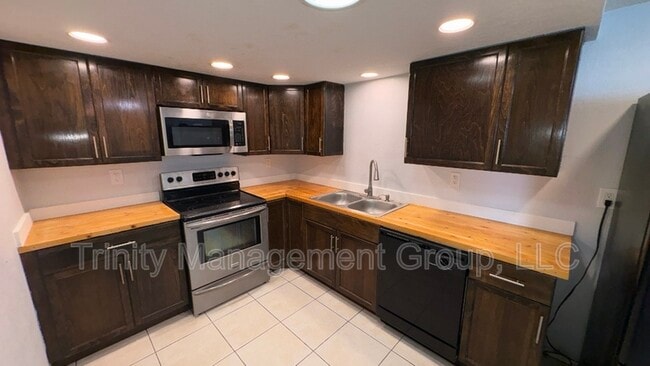 8943 Windsong Ln in Port Richey, FL - Building Photo - Building Photo