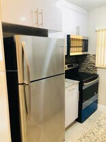 2615 Polk St in Hollywood, FL - Building Photo