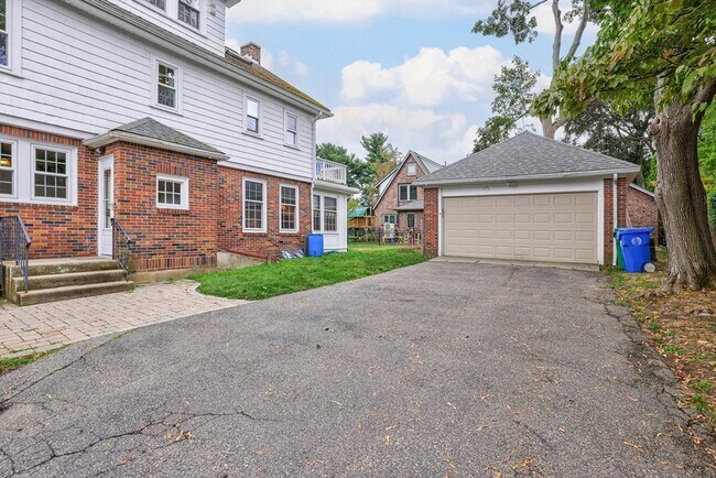 269 Waltham St in Newton, MA - Building Photo - Building Photo