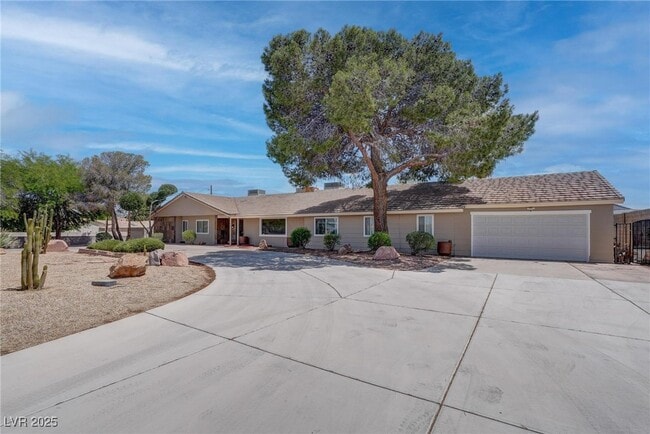 property at 4795 W Maulding Ave