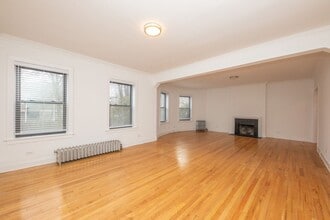 Updated Apartments Located at 800 Michigan in Evanston, IL - Foto de edificio - Building Photo